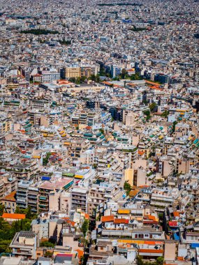 Şehir Atina Yunanistan bir parlak yaz gününde üzerinde güzel havadan görünümü