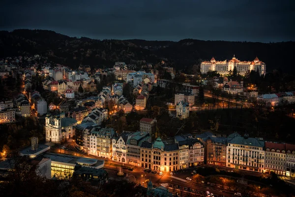 Prachtig Uitzicht Kleurrijke Huizen Karlovy Vary Een Kuuroord Tsjechische Republiek — Stockfoto