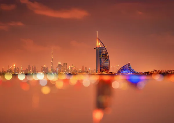 Hermoso Horizonte Ciudad Dubai Por Noche Emiratos Árabes Unidos —  Fotos de Stock