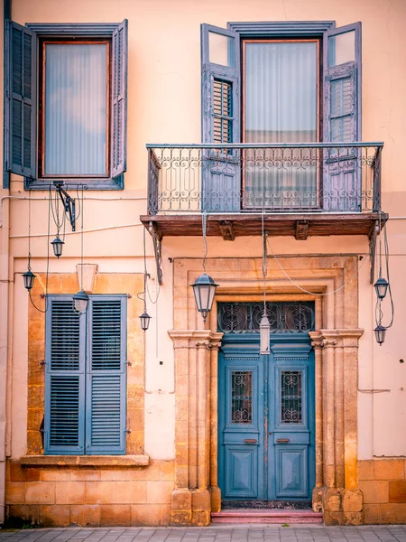 Bela Arquitetura Colonial Antiga Com Portas Coloridas Janelas Cidade Velha — Fotografia de Stock