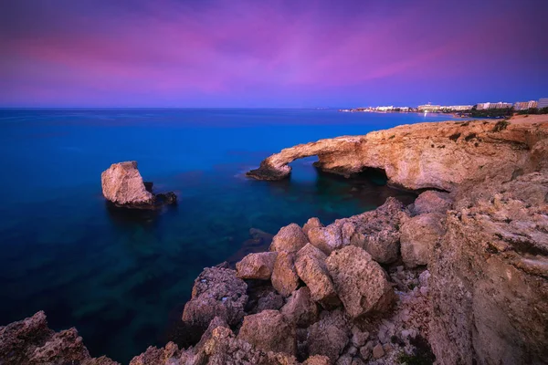 Cape Greco Aşk Köprüsü Olarak Bilinen Doğal Kayalık Köprü Kıbrıs — Stok fotoğraf