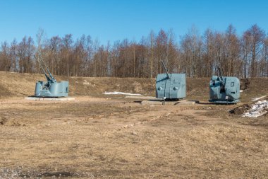 Patriot Parkı. Fuarda topçu gemisi.