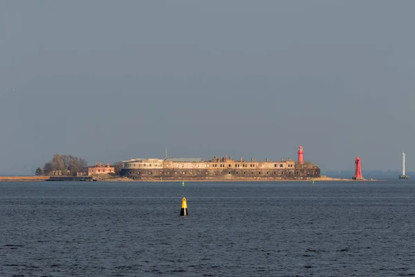Кроншлот - первый форт, построенный вблизи южного побережья Кронштадта . — стоковое фото