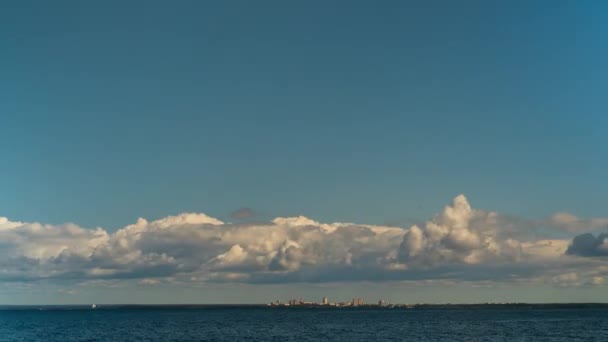 Russia Kronshtadt Timelapse Nel Cielo Blu Sul Golfo Finlandia Nuvole — Video Stock