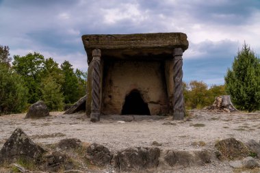 Gelendzhik ilçesi, Zhane nehri vadisinde antik dolmenleri..