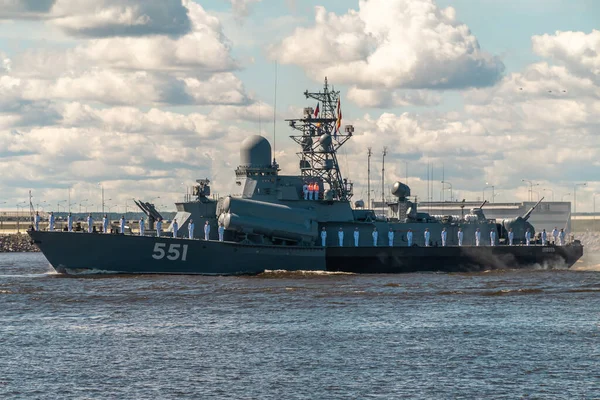 Rusia Kronshtadt Pequeño Cohete Liven Proyecto 1234 Pasa Cerca Kronstadt —  Fotos de Stock