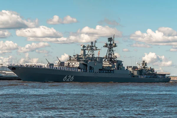 Rusland Kronshtadt Een Groot Onderzeeër Schip Vice Admiraal Kulakov Van — Stockfoto