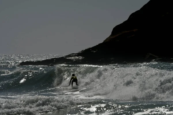 Sagres Portugal Julho 2018 Surfista Silhueta Praia Ponta Ruiva Costa — Fotografia de Stock