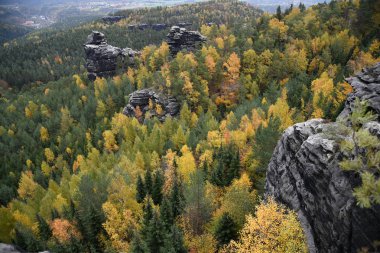 Doğa ve yürüyüş içinde Schsische Schweiz-Osterzgebirge serbest'ın Saksonya eyaletinde, Doğu Almanya. Bir popüler turizm ve turizm alanı. Elbe Kumtaşı Dağları