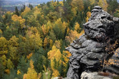 Doğa ve yürüyüş içinde Schsische Schweiz-Osterzgebirge serbest'ın Saksonya eyaletinde, Doğu Almanya. Bir popüler turizm ve turizm alanı. Elbe Kumtaşı Dağları