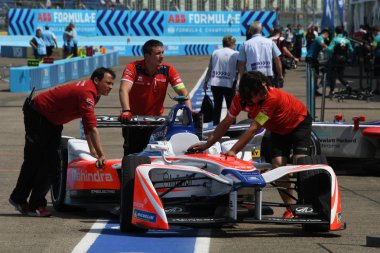 19 Mayıs 2018, Berlin, Almanya - 2018 Berlin eprix formül E şampiyonluk elektrikli otomobil yarışı. Tempelhof Street devre