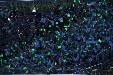 19 Mayıs 2018, Berlin, Almanya - 2018 Berlin eprix formül E şampiyonluk elektrikli otomobil yarışı. Tempelhof Street devre