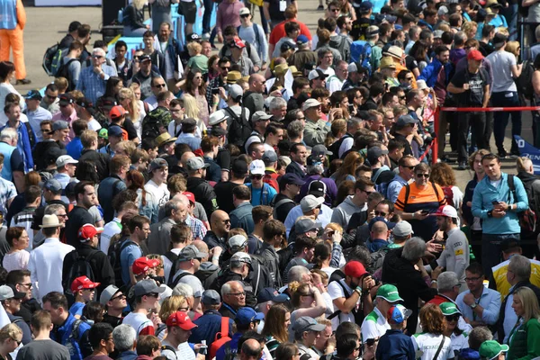 19 Mayıs 2018, Berlin, Almanya - 2018 Berlin eprix formül E şampiyonluk elektrikli otomobil yarışı. Tempelhof Street devre