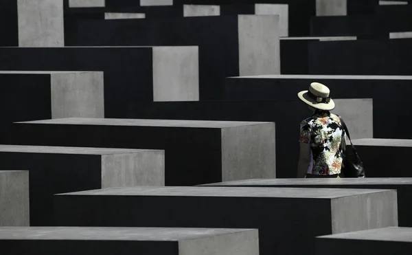 2005: Berlin, Almanya - Holocaust Memorial olduğunu Yahudi soykırım kurbanları için bir anıt-Berlin 