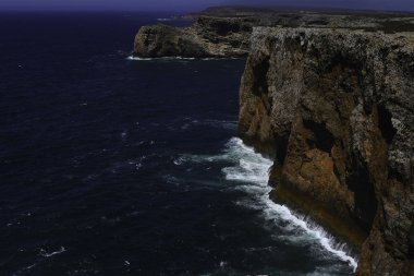 Algarve, Atlantik kıta Avrupa çevre Sagres görülen birleştiği Güney Portekiz kıyı uçurumdan görüntülemek
