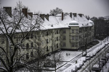 Berlin'de Kışın kar düşüyor