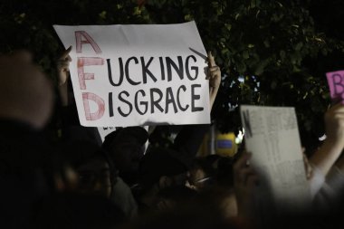 Berlin, Almanya - 24 Eylül 2017: protestocular sağcı Anti Afd protesto Alexanderplatz de Berlin yakınındaki sırasında