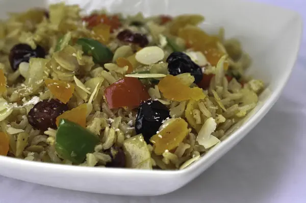 Pilav Hindistan cevizi pilav biber, badem pul ve kurutulmuş meyve