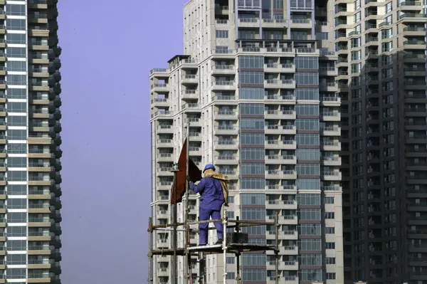 Dubai, Birleşik Arap Emirlikleri, Birleşik Arap Emirlikleri - 14 Haziran 2004: Dubai alan inşaat patlaması sırasında işçilerin