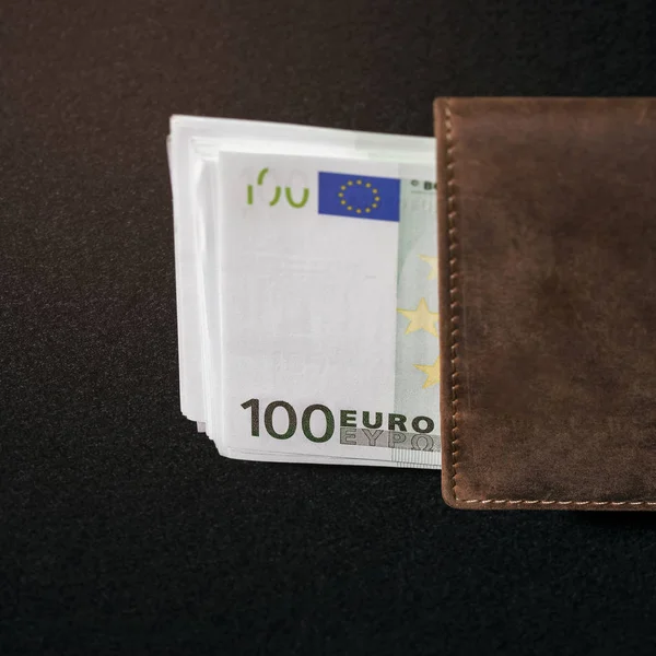 Dinero Euros Europeos Está Bolso Marrón Sobre Una Mesa Terciopelo —  Fotos de Stock