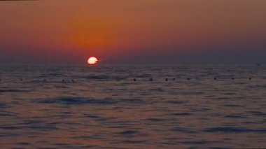 Deniz, peyzaj, hızlandırılmış, alacakaranlık gece üzerinde dramatik günbatımı