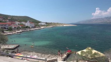 Waterfron ve plaj Vinjerac, Hırvatistan, soldan sağa dön