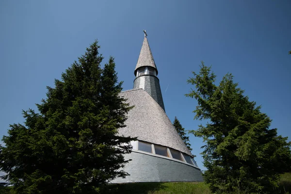 Jézus Krisztus Egyháza: Rogla ski resort. Pohorje, Szlovénia, Európa. — Stock Fotó