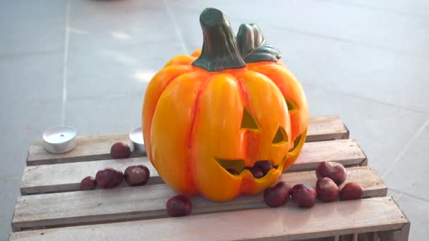 木製の箱でクリ装飾ハロウィンかぼちゃ — ストック動画