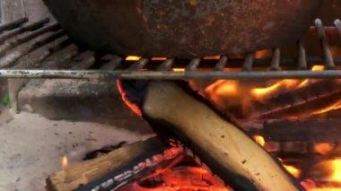 Ateş açın kavrulmuş kestane