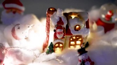 Noel dekorasyon, kar kubbe, küre masa dekorasyonu ile