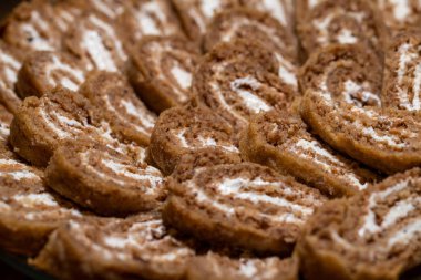 Noel yule log, buğday hamur ve krema dolum