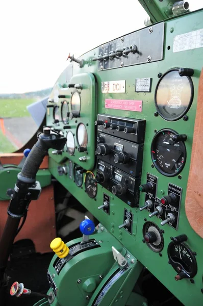 小さなスポーツ航空機の計器盤 — ストック写真