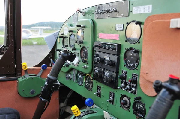 Instrumententafel in kleinen Sportflugzeugen — Stockfoto