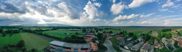 Európai vidék, a levegő, a falu Pannon sima, Dravsko polje, Szlovénia — Stock Fotó