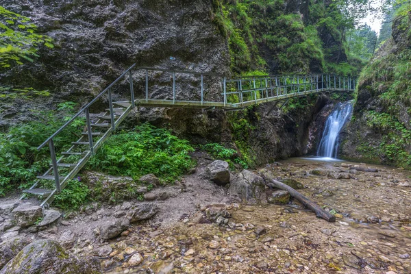 Janosikove Diery Ein Berühmtes Touristenziel Der Slowakei Viele Wasserfälle Bänke — Stockfoto