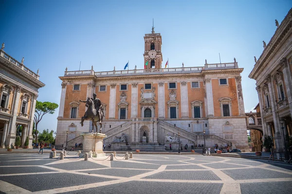 Roma, İtalya 'daki Capitoline Hill' deki Senato Sarayı.