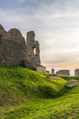 Slovakya 'daki Branc ine Podbranc (Senica) şatosunun kalıntıları