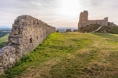 Slovakya 'daki Branc ine Podbranc (Senica) şatosunun kalıntıları