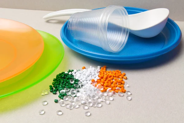 Polyethylene Granules Disposable Tableware Made Polyethylene Polypropylene Plastic Raw Material — Stock Photo, Image