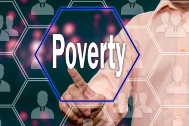 Yaşlı bir kişi yoksulluk düğmeye basmadan dokunmatik ekranda