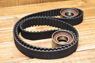 Arka planda silindirler ile zamanlama kemeri . C için zamanlama kemeri kiti