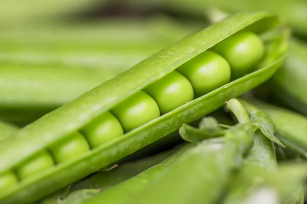 Bellissimo Primo Piano Piselli Freschi Verdi Baccelli Piselli Cibo Sano — Foto Stock