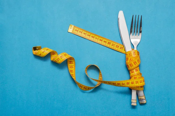 Fita Métrica Torno Garfo Uma Faca Como Conceito Dieta Garfo — Fotografia de Stock