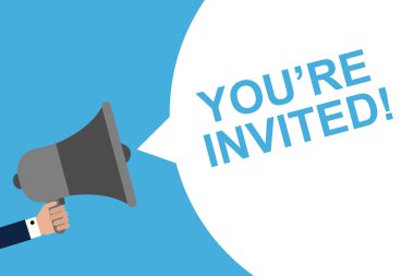 Megafon davet ediyoruz konuşma balonu ile tutan el. Duyuru. Vektör çizim