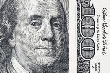 Benjamin Franklin'in gözlerinden 100 dolar. Benjamin Franklin yüz yüz dolarlık banknot, arka planlar, yakın çekim. 100 dolarlık banknot sadece gözleri Benjamin Franklin