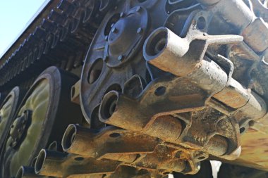 Tırtıl zırhlı araç. Şasi tankı. Tank izleri. Yakın plan.