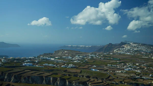 Meşhur Yunan şehri Oia 'nın güzel Panoraması. Santorini Adası.