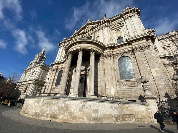 St Pauls Katedrali Londra geniş çekim.