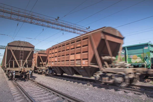 Vagn Flyttning Med Järnväg — Stockfoto