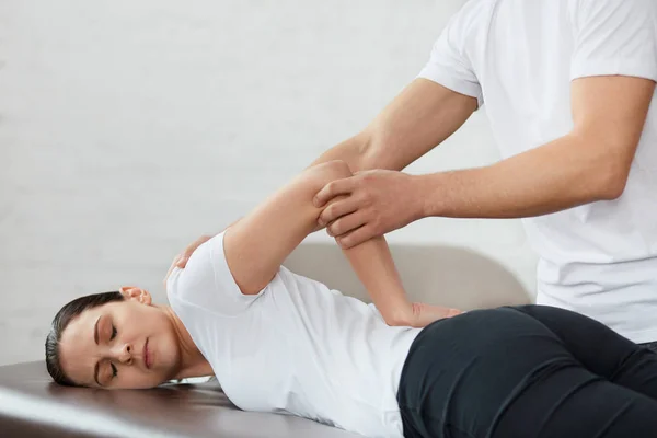 Female Patient Doing Physical Exercises Physiotherapist Male Therapist Treating Injured — Stock Photo, Image